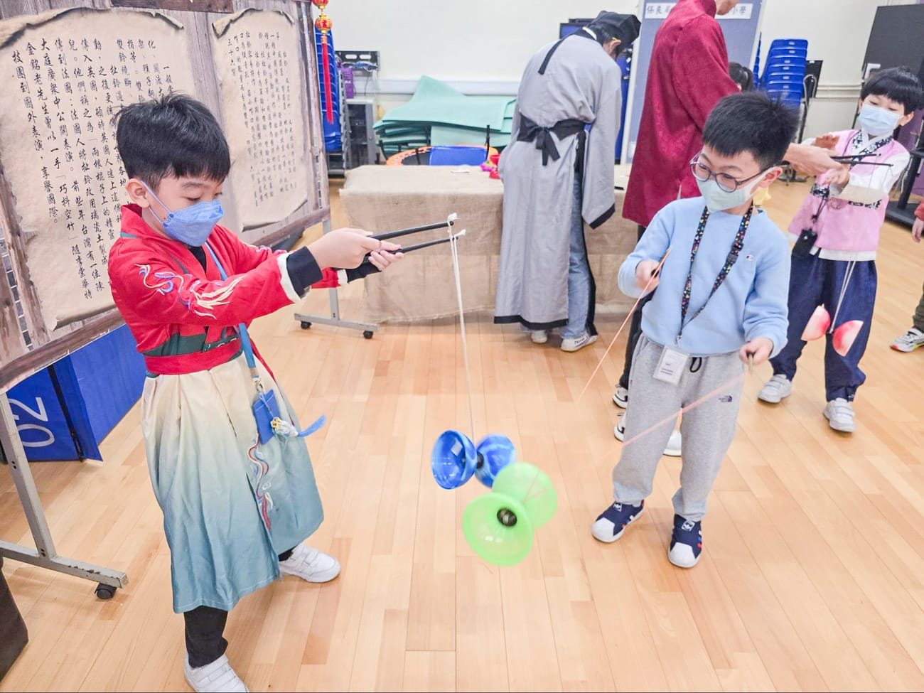 中華文化日:同學嘗試中國傳統玩意